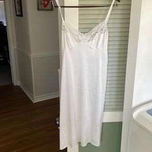 ✨3 for $10 White Vinatge Slip